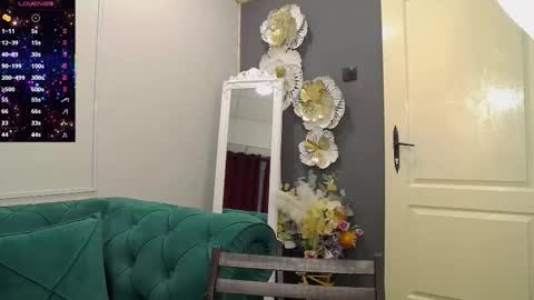 Snapshot of allyiah chatting on November 21, 8:40 pm online show from November 21, 8:40 pm