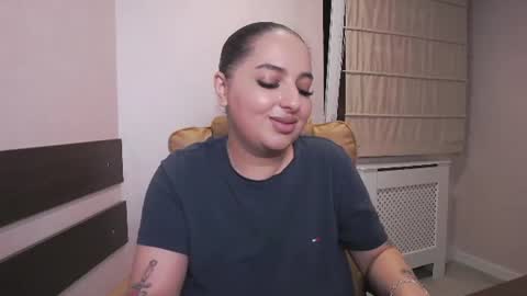 Snapshot of allyiah chatting on June 20, 7:49 pm online show from June 20, 7:49 pm