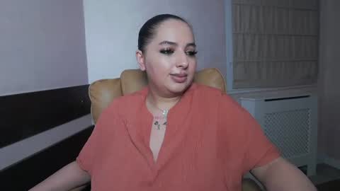 Snapshot of allyiah chatting on June 24, 7:02 pm online show from June 24, 7:02 pm