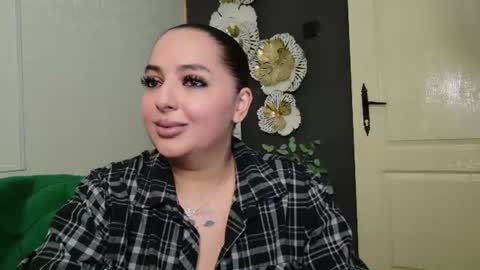 Snapshot of allyiah chatting on June 25, 4:00 pm online show from June 25, 4:00 pm
