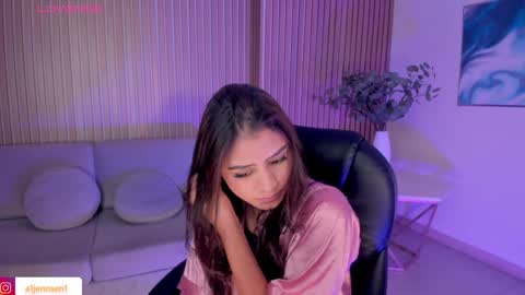 Snapshot of allyjensen chatting on January 25, 1:41 pm Alisson online show from January 25, 1:41 pm