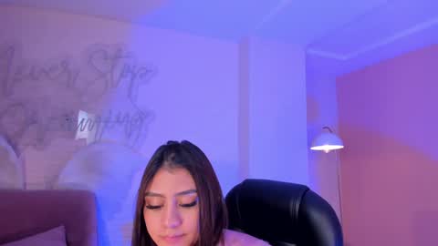 Snapshot of allyjensen chatting on February 6, 11:04 pm Alisson online show from February 6, 11:04 pm