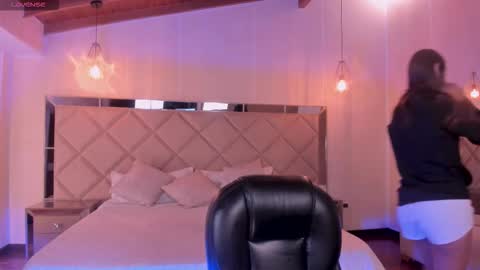 Snapshot of allyjensen chatting on September 22, 10:17 am Alisson online show from September 22, 10:17 am