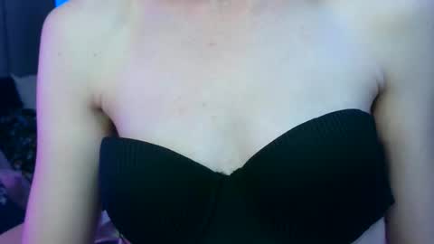 Ally Girl In Her Ally World online show from February 25, 7:07 am