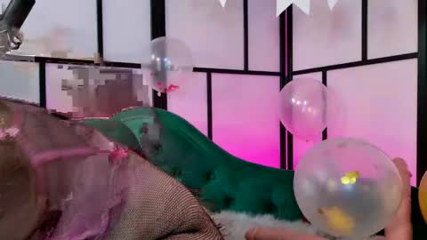 Snapshot of allys_secret chatting on March 1, 9:48 pm Call me Ally  online show from March 1, 9:48 pm