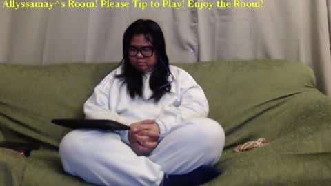 Snapshot of allyssamay chatting on January 19, 6:09 am Allyssamay online show from January 19, 6:09 am