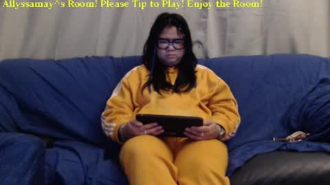 Snapshot of allyssamay chatting on January 22, 6:42 am Allyssamay online show from January 22, 6:42 am