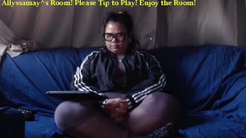 Snapshot of allyssamay chatting on February 3, 6:45 am Allyssamay online show from February 3, 6:45 am