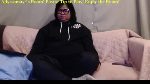 Snapshot of allyssamay chatting on October 22, 2:45 am Allyssamay online show from October 22, 2:45 am