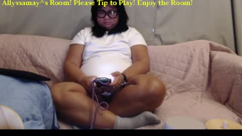 Snapshot of allyssamay chatting on November 6, 3:18 am Allyssamay online show from November 6, 3:18 am