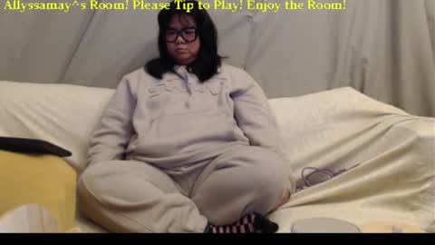 Snapshot of allyssamay chatting on November 25, 3:17 am Allyssamay online show from November 25, 3:17 am