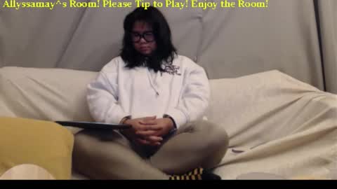 Snapshot of allyssamay chatting on November 26, 4:35 am Allyssamay online show from November 26, 4:35 am