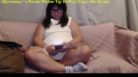 Allyssamay online show from May 4, 3:02 am