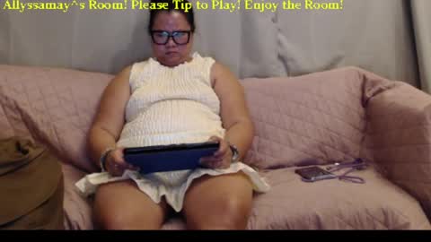 Snapshot of allyssamay chatting on May 27, 2:30 am Allyssamay online show from May 27, 2:30 am