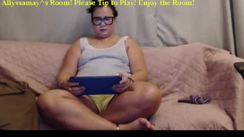 Snapshot of allyssamay chatting on June 3, 2:36 am Allyssamay online show from June 3, 2:36 am