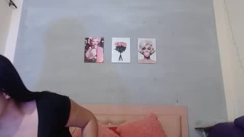 Snapshot of alma_meza chatting on October 19, 2:07 pm alma_meza online show from October 19, 2:07 pm