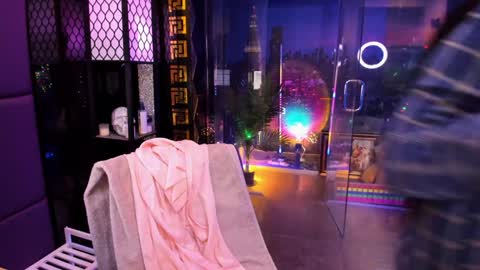 Snapshot of alma_pearl chatting on November 19, 8:25 am Alma online show from November 19, 8:25 am