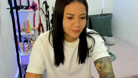 Snapshot of almaa__ chatting on April 7, 11:10 am Alma online show from April 7, 11:10 am