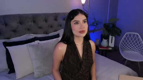 Snapshot of almablaze chatting on May 20, 2:56 pm Mia online show from May 20, 2:56 pm