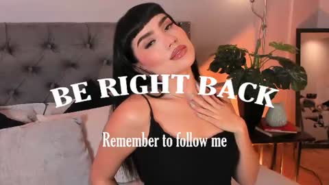 Mia online show from July 1, 1:13 pm