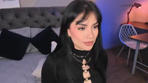 Mia online show from July 24, 4:27 pm
