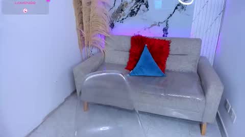 Snapshot of almalopez_ chatting on November 26, 1:45 pm almalopez_ online show from November 26, 1:45 pm