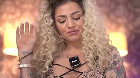 Alma online show from January 7, 9:50 pm