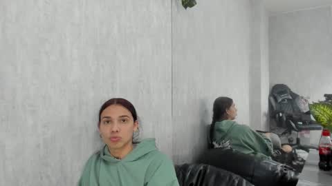 Snapshot of almazz_ chatting on September 24, 8:23 pm Santy online show from September 24, 8:23 pm