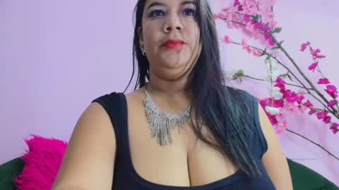 ALMENDRAEVANS online show from December 26, 12:38 pm
