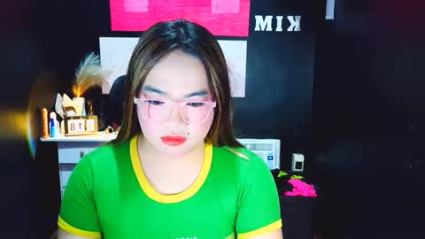 Almira online show from December 18, 3:34 am