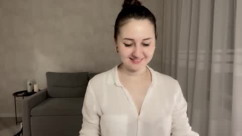 Snapshot of almostinnocent_ chatting on November 15, 1:36 am Anna online show from November 15, 1:36 am