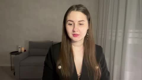 Snapshot of almostinnocent_ chatting on November 23, 8:52 pm Anna online show from November 23, 8:52 pm