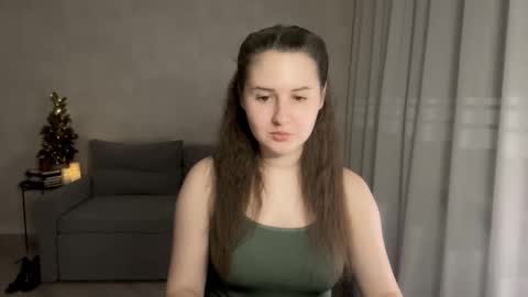 Snapshot of almostinnocent_ chatting on December 3, 12:07 am Anna online show from December 3, 12:07 am