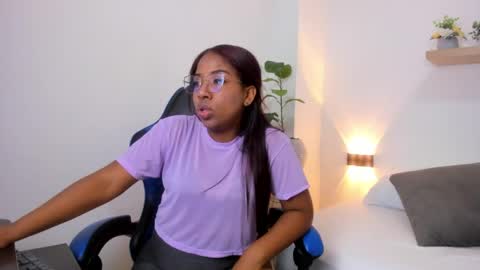 A L O N D R A online show from May 22, 7:52 pm