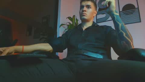 alpha_dominus_ online show from June 18, 4:13 am