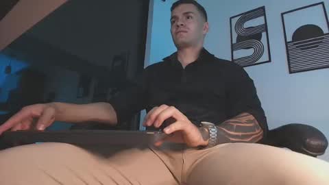 alpha_dominus_ online show from August 1, 4:01 am