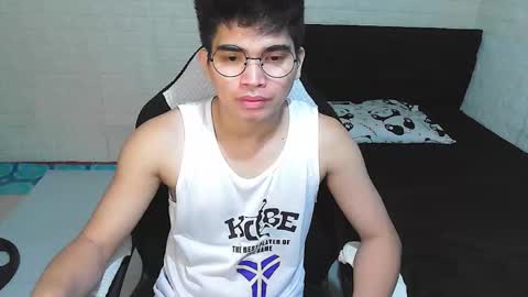 Snapshot of alpha_rider chatting on November 19, 11:10 am Angelo online show from November 19, 11:10 am