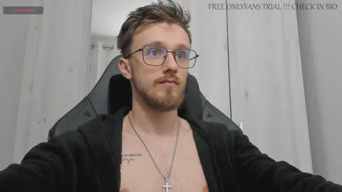 Snapshot of alphaboyfun chatting on January 10, 1:10 am Andi online show from January 10, 1:10 am