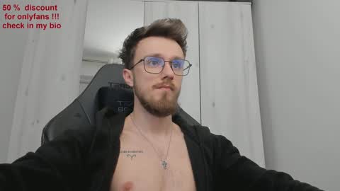 Snapshot of alphaboyfun chatting on January 25, 2:47 pm Andi online show from January 25, 2:47 pm