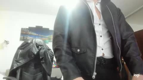 Snapshot of alphagodleatherking92 chatting on December 4, 8:34 am LeatherMaster online show from December 4, 8:34 am