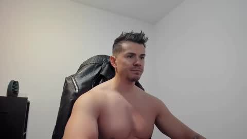 Snapshot of alphagodleatherking92 chatting on November 4, 8:24 am LeatherMaster online show from November 4, 8:24 am