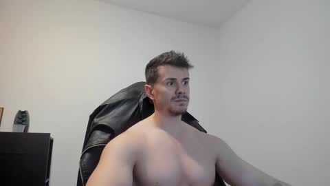 Snapshot of alphagodleatherking92 chatting on November 30, 3:49 pm LeatherMaster online show from November 30, 3:49 pm