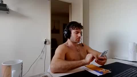 alphah_hunk online show from January 17, 1:27 pm