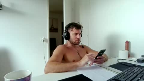 alphah_hunk online show from April 14, 12:22 pm