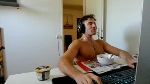 alphah_hunk online show from June 15, 10:28 am