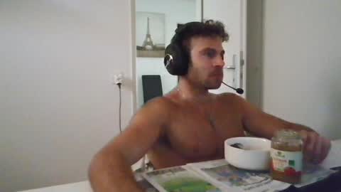 Snapshot of alphah_hunk chatting on June 23, 10:24 am alphah_hunk online show from June 23, 10:24 am