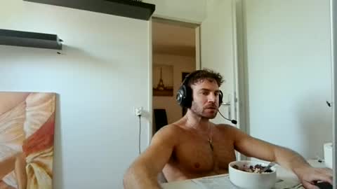 Snapshot of alphah_hunk chatting on June 29, 10:37 am alphah_hunk online show from June 29, 10:37 am