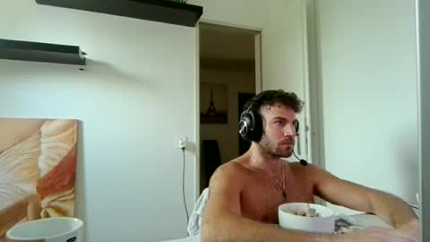 Snapshot of alphah_hunk chatting on June 30, 10:38 am alphah_hunk online show from June 30, 10:38 am