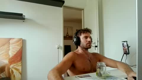 Snapshot of alphah_hunk chatting on July 1, 12:51 pm alphah_hunk online show from July 1, 12:51 pm