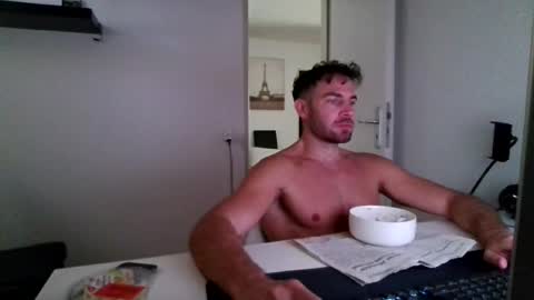 Snapshot of alphah_hunk chatting on July 5, 10:22 am alphah_hunk online show from July 5, 10:22 am